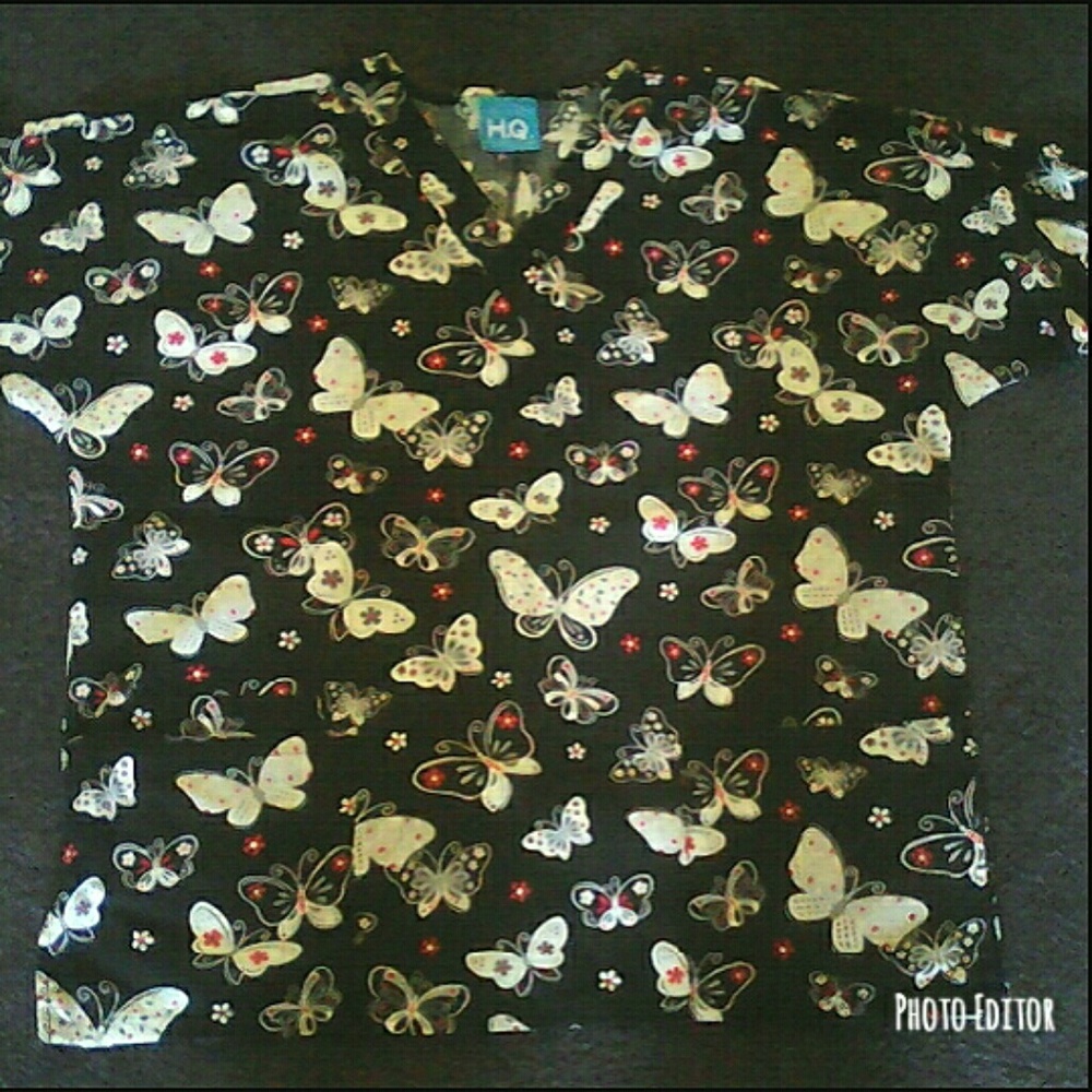 Small H.Q. scrub top